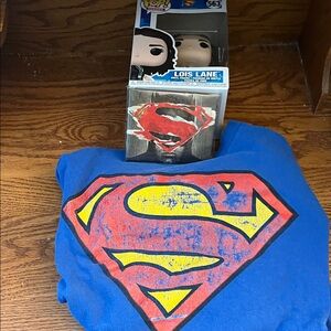 Superman xl T-Shirt - Blue and Red Superman and Batman wallet and Lois lane pop